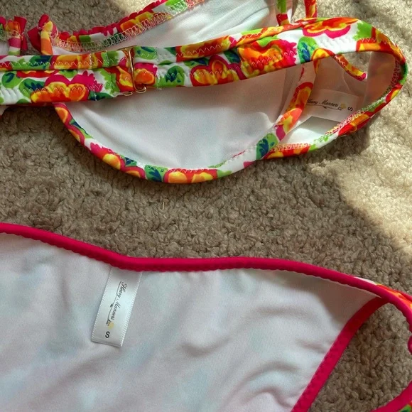 Heavy manners bikini - Picture 2 of 3